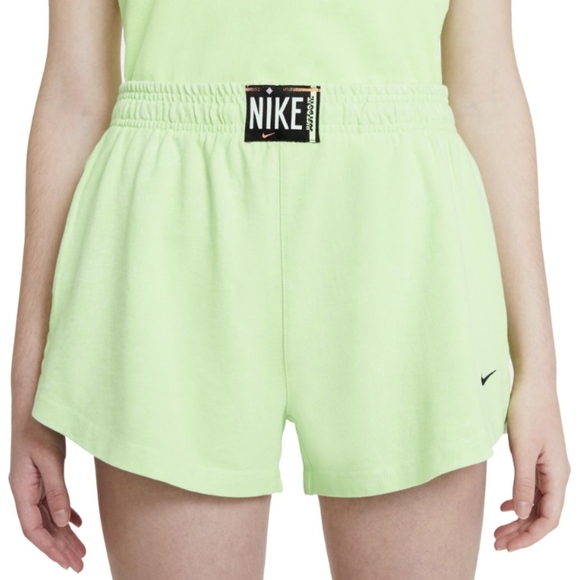 Nike Sportswear Retro 80's Style Loose Fit Wash Pack Shorts - Picture 1 of 6